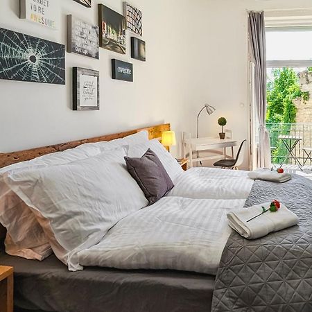 3 Room Apartment In The Beautiful Street 부다페스트 외부 사진
