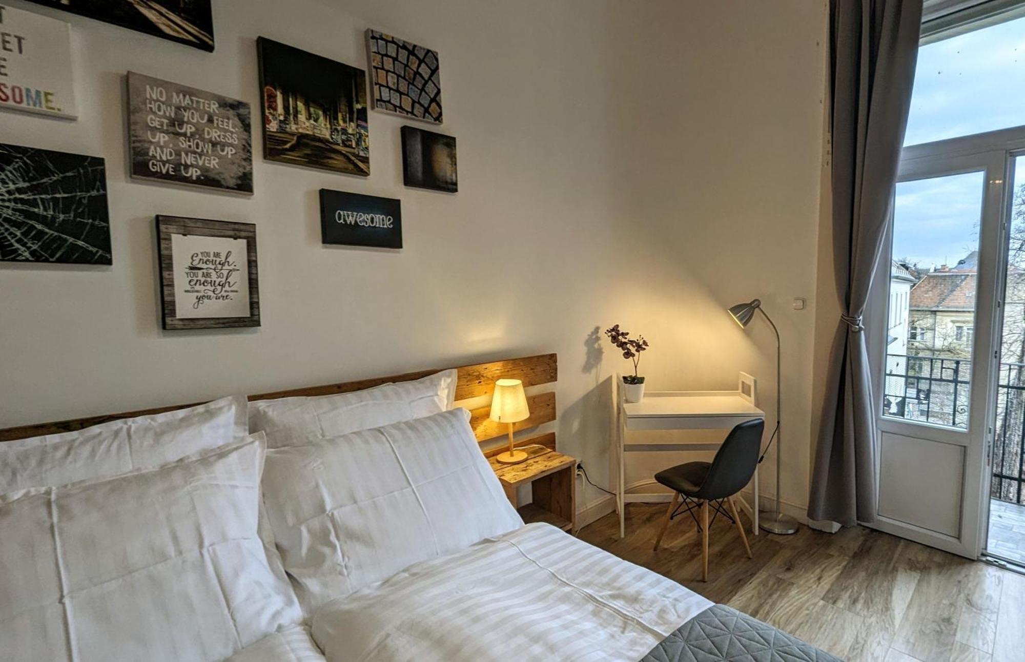 3 Room Apartment In The Beautiful Street 부다페스트 외부 사진