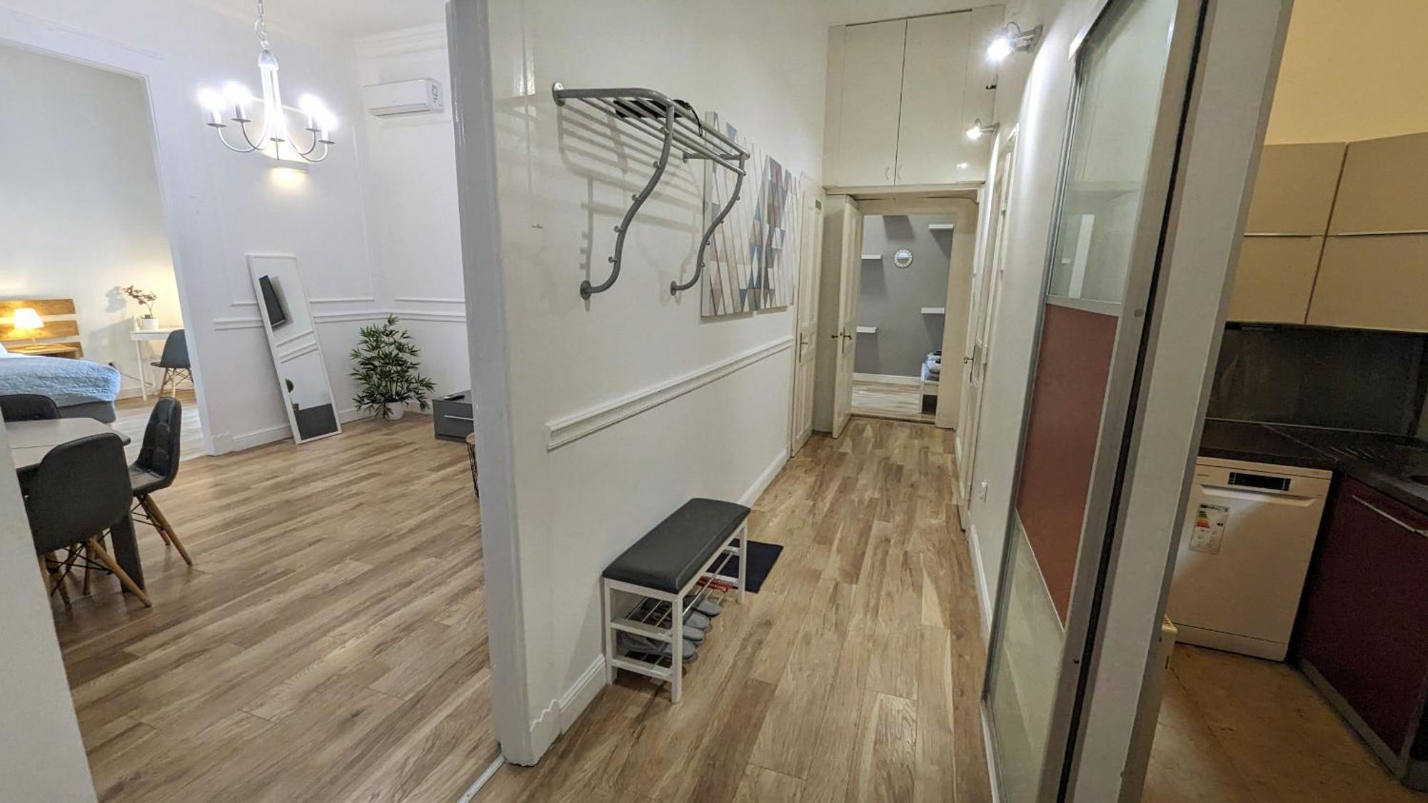 3 Room Apartment In The Beautiful Street 부다페스트 외부 사진