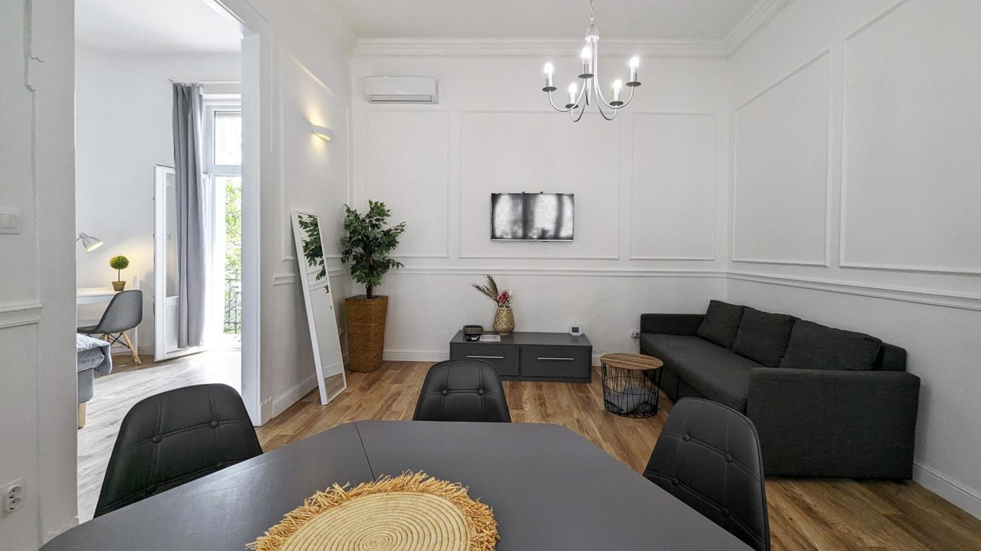 3 Room Apartment In The Beautiful Street 부다페스트 외부 사진