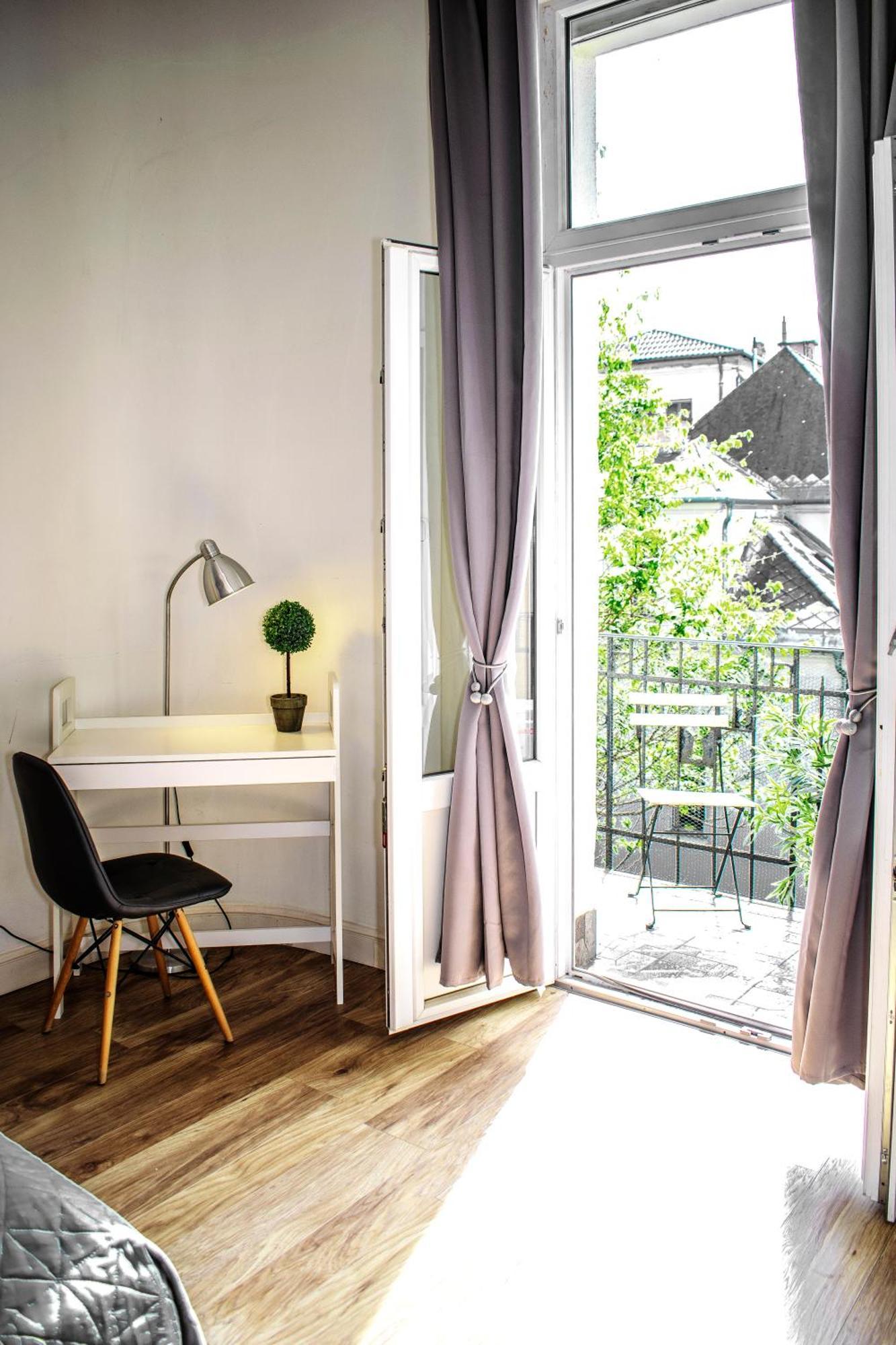 3 Room Apartment In The Beautiful Street 부다페스트 외부 사진