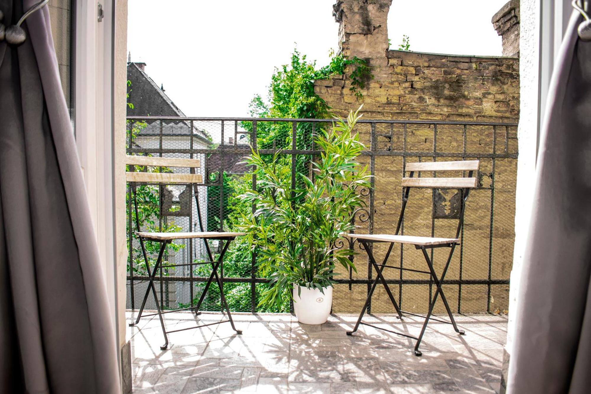 3 Room Apartment In The Beautiful Street 부다페스트 외부 사진