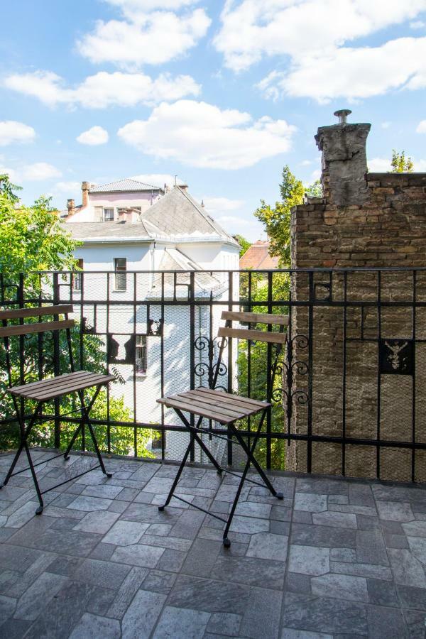 3 Room Apartment In The Beautiful Street 부다페스트 외부 사진